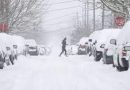 Cerca de 200,000 hogares sin luz por tormenta de nieve en el este de EEUU